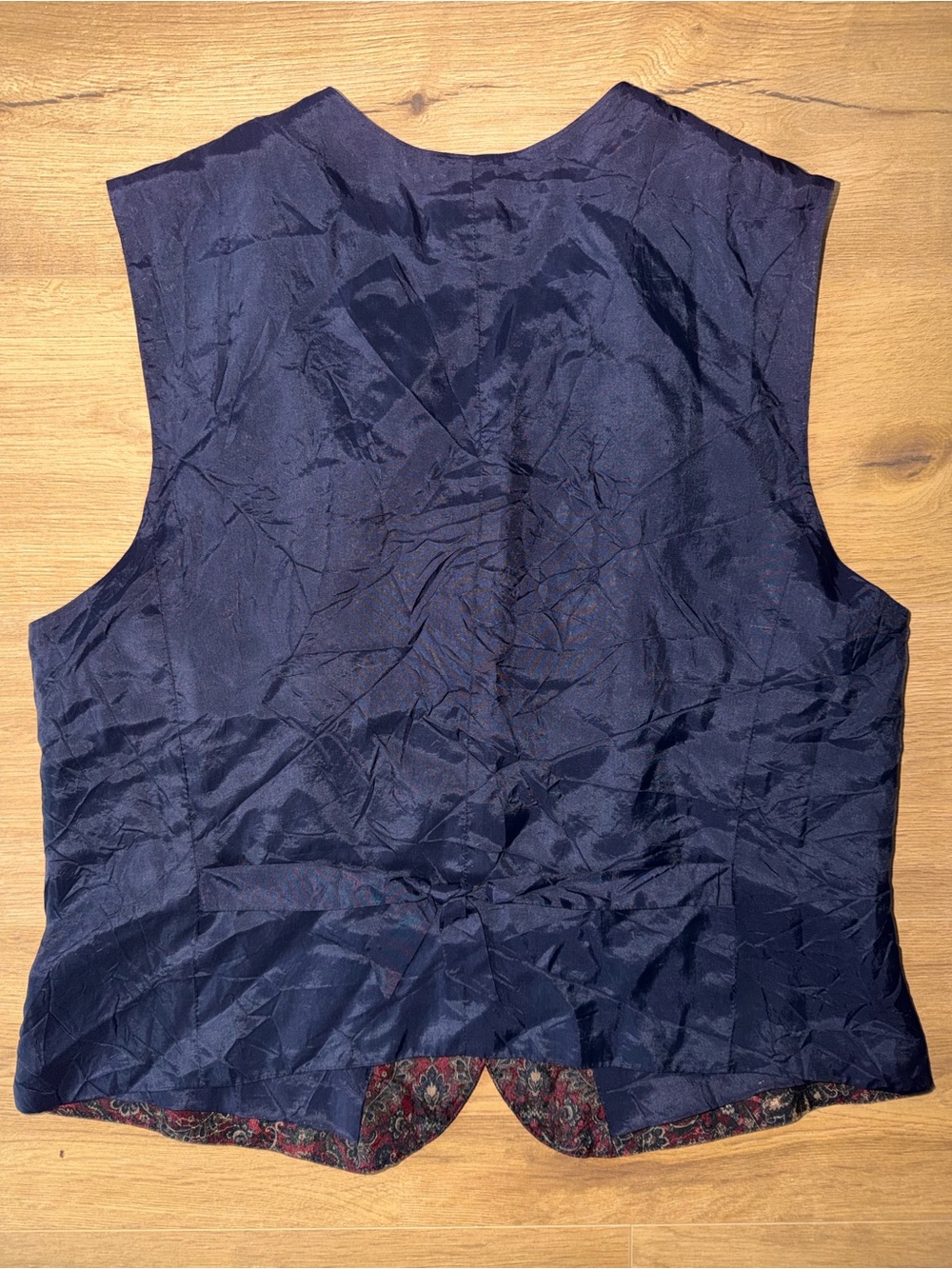 Liz Claiborne Collection Women's Burgundy Paisley Jacquard Vest - Picture 10 of 11